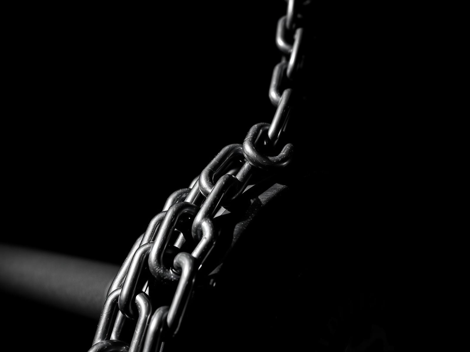 Steel weightlifting chains